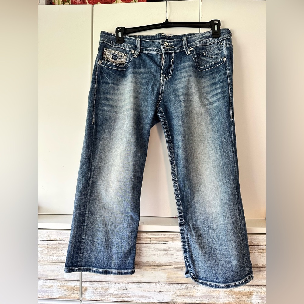 👖 Vigoss Women’s Capri Jeans Size 13/14 Blue Embellished Stretch Denim